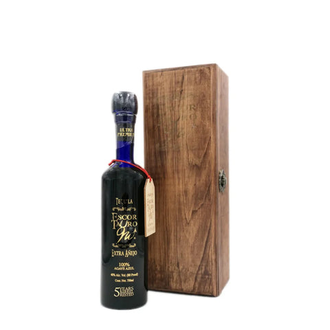 Escor Tauro Extra Añejo 5-Year 750mL